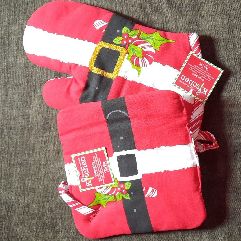 Potholder Oven Mitt 2 Piece Set Santa's Belt Candy Cane Fun Holiday Christmas